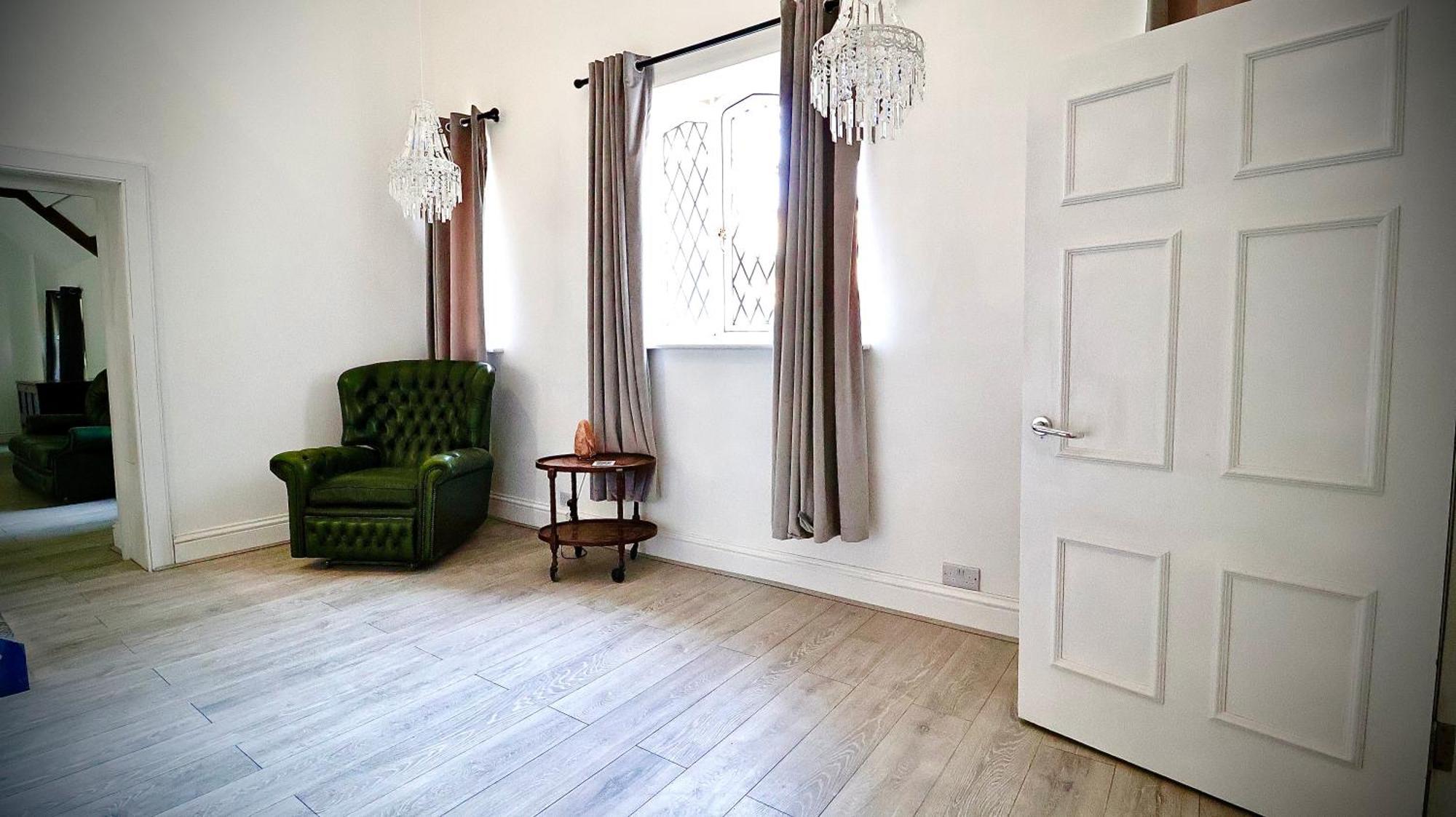 The Coach House * Greenhithe