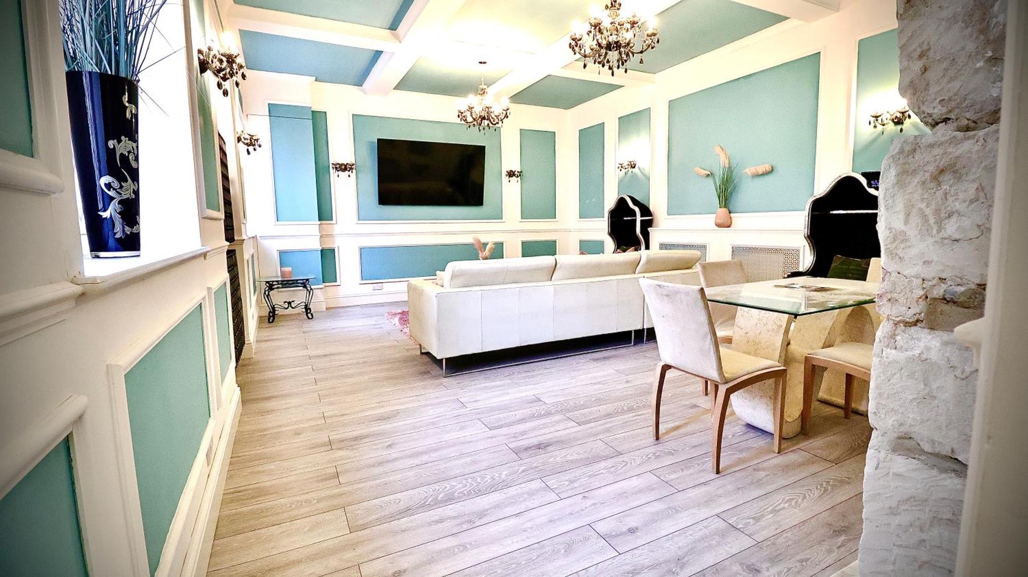 The Coach House Villa Greenhithe